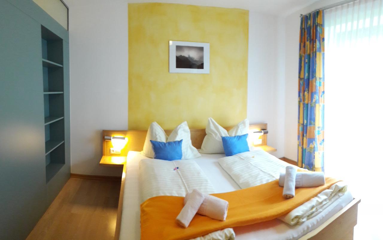 Familienpension Gletscherblick Heiligenblut Exterior foto